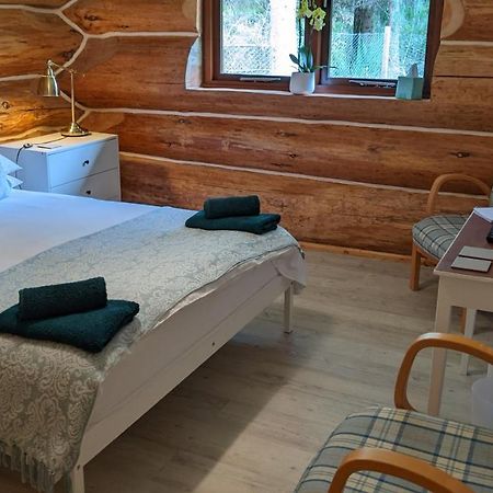 Owl Lodge Bed & Breakfast Kilmuir  エクステリア 写真
