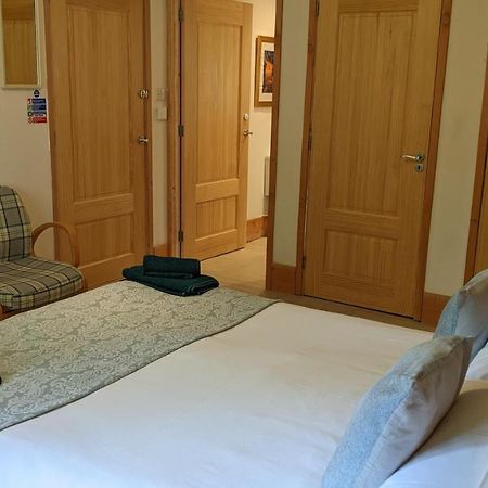 Owl Lodge Bed & Breakfast Kilmuir  エクステリア 写真