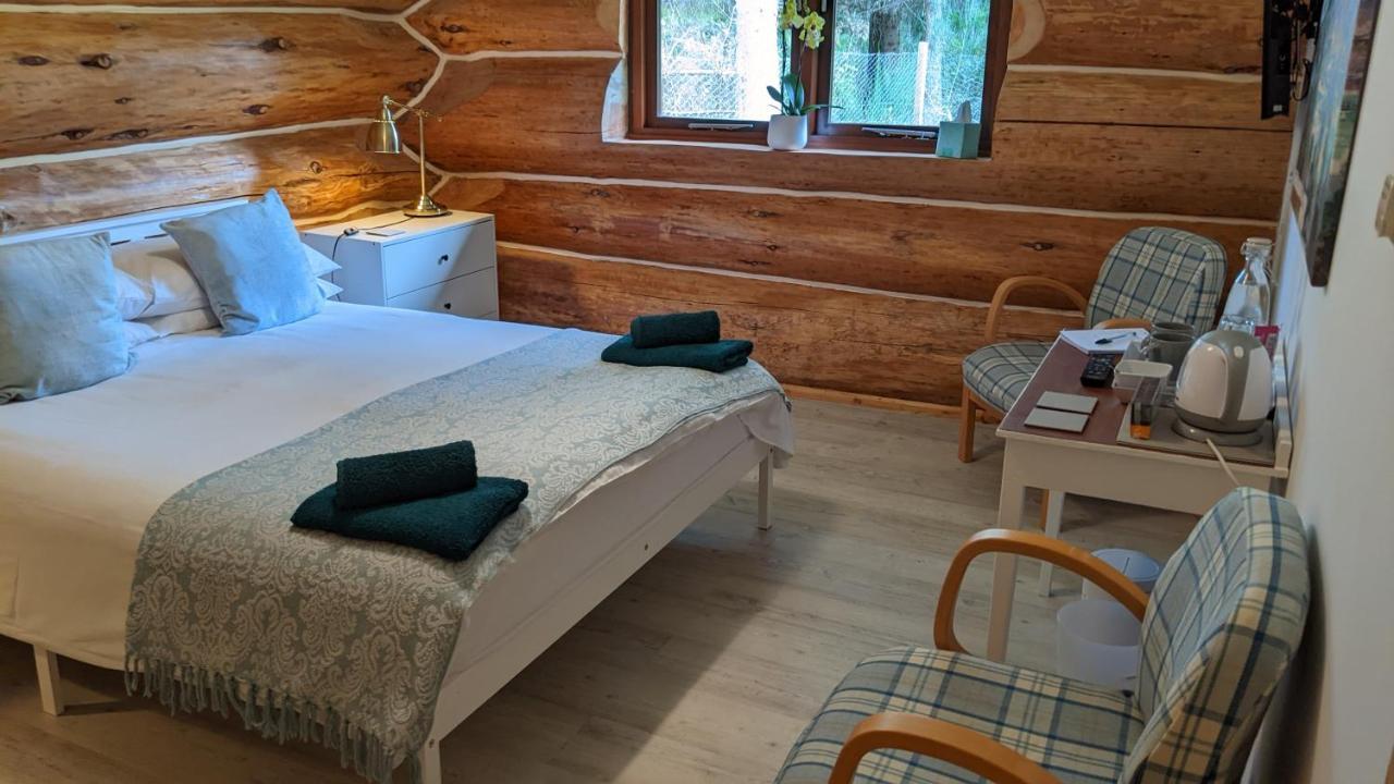 Owl Lodge Bed & Breakfast Kilmuir  エクステリア 写真